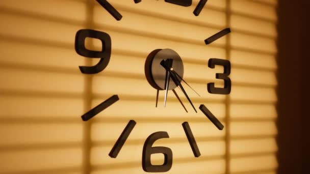 Relógio Parede Moderno Com Grandes Números — Vídeo de Stock