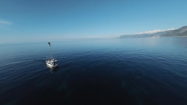 Barca Dirige Verso Costa Scilla — Video Stock