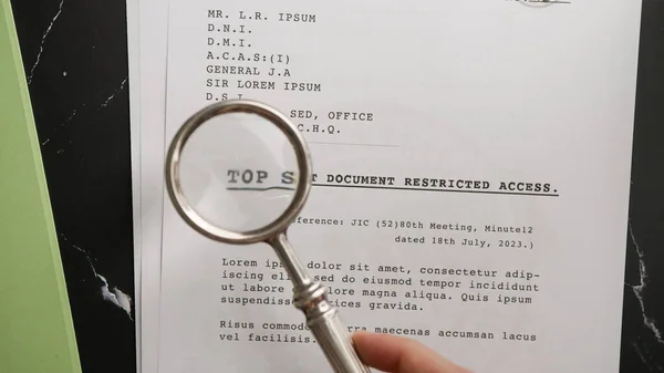 Documentos Muy Confidenciales Extraídos Una Carpeta — Foto de Stock