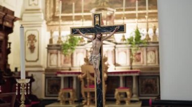 Sicilya bölgesindeki eski kilise ve katedralin içinde, İtalya