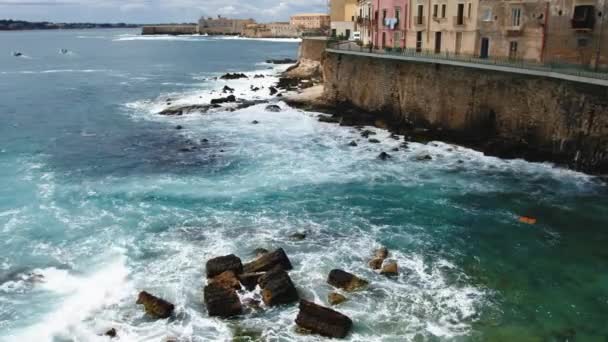 Siracusa Ciudad Italia Vista Del Castillo Pintoresco Océano Mediterráneo — Vídeo de stock
