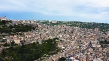 İtalya 'nın köylerine değer biçmek.