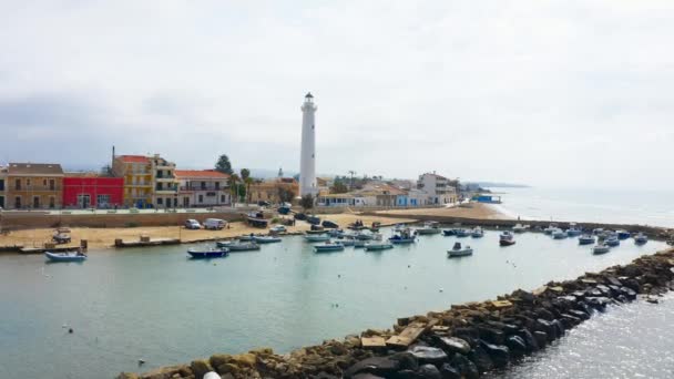 シチリア島のプンタ セッカの古代灯台 — ストック動画