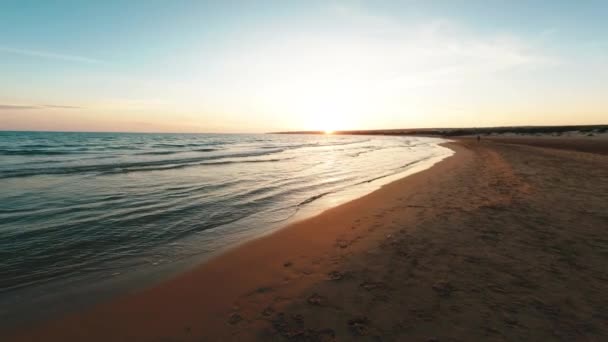 Sanddyner Siciliens Strandkust Nära Havet Vid Solnedgången — Stockvideo