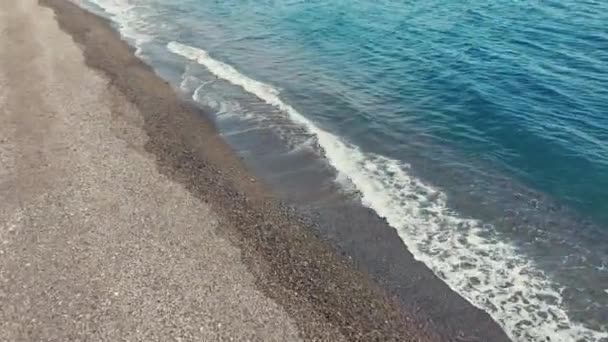 波の青い海と白い泡の波紋 — ストック動画