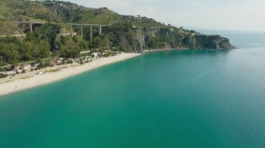 Pietragrande Uçurumu Yazın Calabria 'da Deniz havası manzarası yakınında