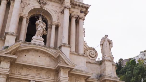 Statues Religieuses Dans Église Chrétienne — Video
