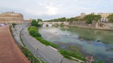 Roma başkentindeki Tevere Nehri