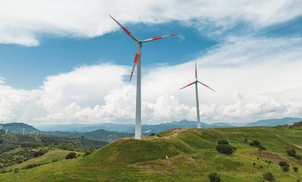 Elektryczny Generator Turbin Wiatrowych Górach — Zdjęcie stockowe