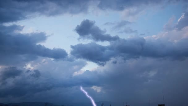 夏末天空中的雷雨 — 图库视频影像