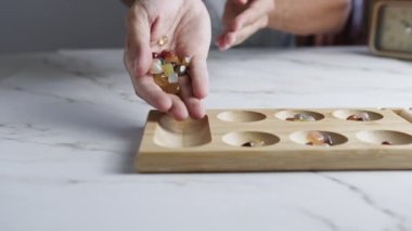 Geleneksel Afrika oyunu Mancala