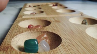 Geleneksel Afrika oyunu Mancala