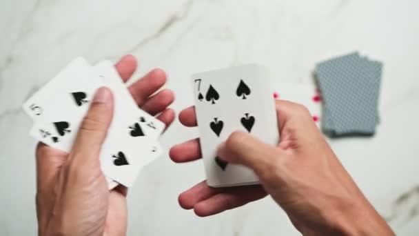 Jogadores Estão Jogando Com Cartas Poker — Vídeo de Stock