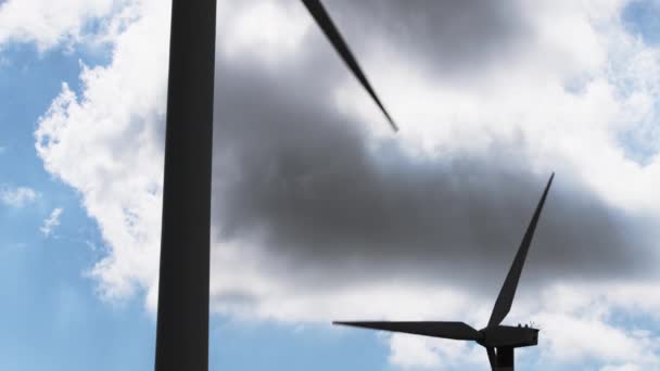 Tuulivoimaloiden Käyttö Uusiutuvien Energiamuotojen Lisäämiseksi — kuvapankkivideo