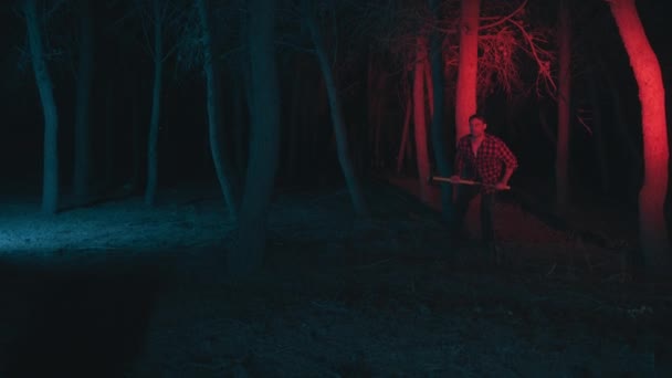 Halloween Hullu Mies Kauhu Metsässä — kuvapankkivideo