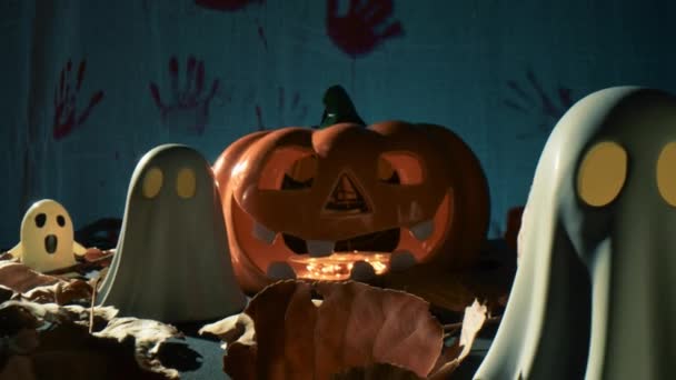Glödande Halloween Pumpa Och Spöken — Stockvideo