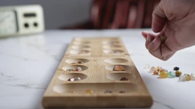 Geleneksel Afrika oyunu Mancala