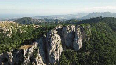 Calabria hava görüntüsünde güney dolomitleri