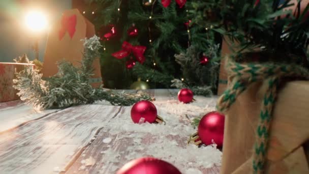 Noel Hediyeleri Dekorasyon Ahşap Bir Masa Üzerinde — Stok video