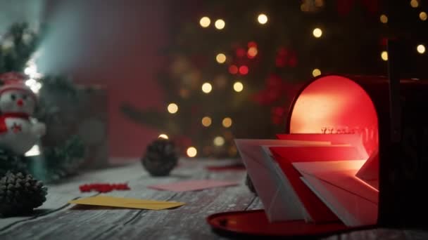 圣诞装饰品和礼物的构图 — 图库视频影像