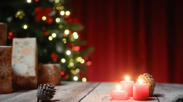 Komposisi Christmas Candles Dengan Ruang Fotokopi Stok Gambar Bebas Royalti