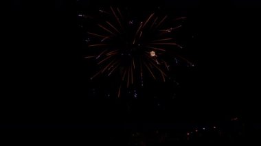 Noel 'i kutlamak için havai fişek patlaması . 