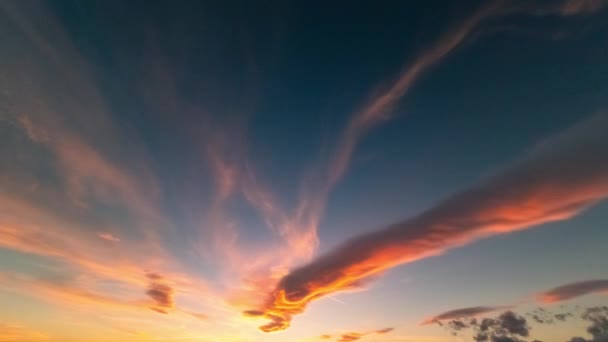 Auringonlasku Näkymä Värikkäitä Pilviä Aika Raukeaa — kuvapankkivideo