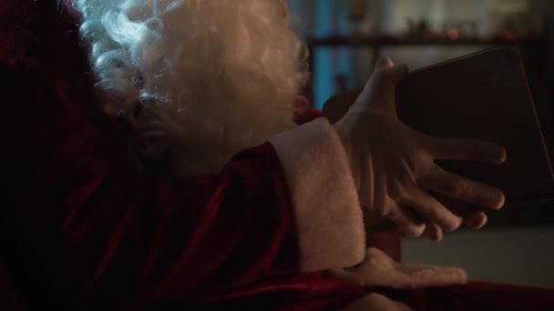神奇迷人的书令人惊奇的圣诞老人 — 图库视频影像