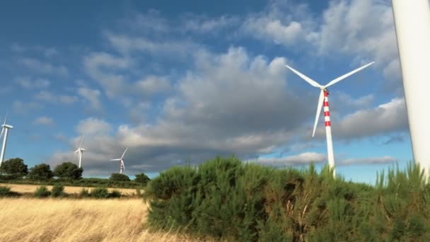 山の風力発電所技術 空中視界について — ストック動画