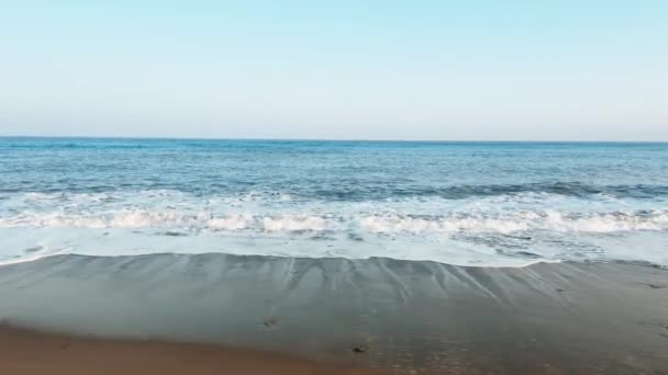 Välimeren Karkea Merinäköala Italiassa Valtion Auringonlaskun Aikana Taivas Maaliskuussa — kuvapankkivideo