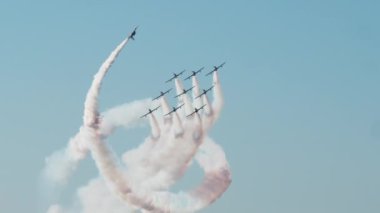 İtalya 'da Üç Renkli Oklar Akrobatik Gösterisi.