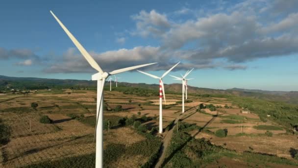 Rüzgâr Türbinleriyle Bölgenin Çevresel Bozulmasından Kaynaklanan Kirlilik — Stok video