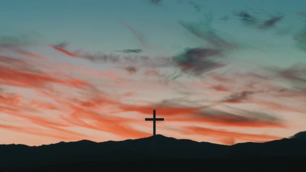 Colorul Σύννεφα Στο Πίσω Μέρος Του Ιησού Σταυρού Σιλουέτα — Αρχείο Βίντεο