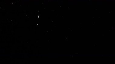 Siyah üzerine asgari toz parçacıkları.