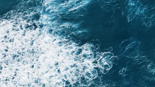 Espuma Ondas Oceânicas Criando Formas Brancas — Vídeo de Stock