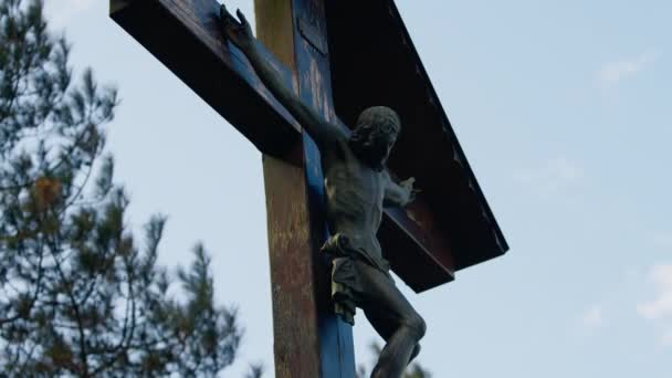 Ιησούς Χριστός Στον Σταυρό Ένα Ιταλικό Βουνό — Αρχείο Βίντεο