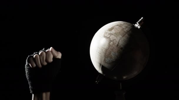 Nyrkki Lähellä Globe Musta Historia Kuukausi — kuvapankkivideo