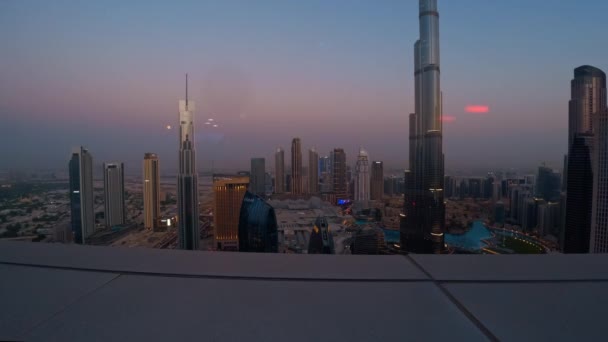 Burj Khalifa Korkein Pilvenpiirtäjä Maailmassa Dubaissa — kuvapankkivideo
