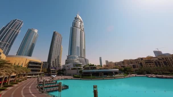Dubai Canal River Veneen Arkkitehtuurin Rakennukset — kuvapankkivideo