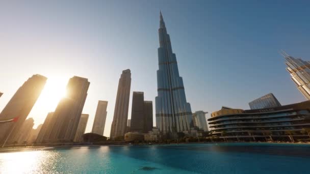 Burj Khalifa Korkein Pilvenpiirtäjä Maailmassa Dubaissa — kuvapankkivideo