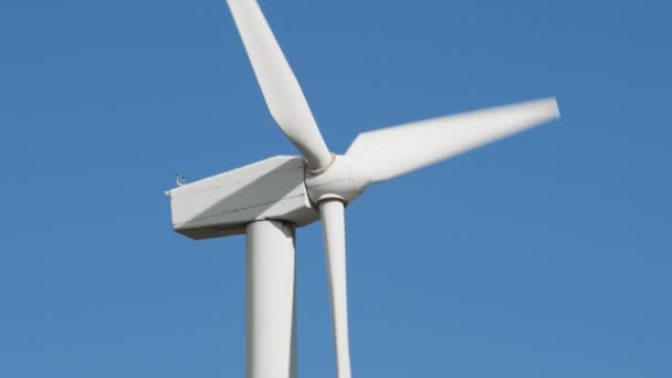 Use Wind Turbines Increase Forms Renewable Energy — Stock Video