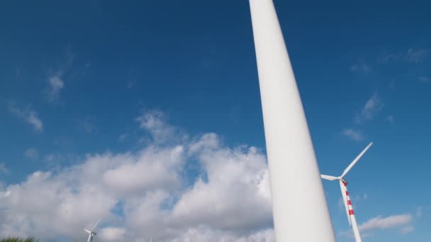 Использование Ветряных Турбин Увеличения Форм Возобновляемой Энергии — стоковое видео