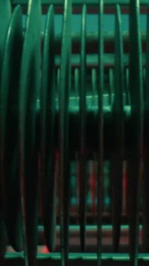 Antika bir kasanın elektronik mekanik sistemi..