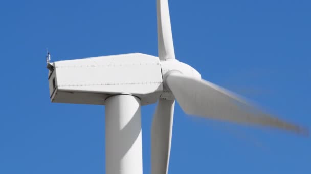 Tuulivoimaloiden Käyttö Uusiutuvien Energiamuotojen Lisäämiseksi tekijänoikeusvapaa kuvapankkivideo
