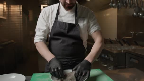Bucătarul Italian Este Curățare Seif Pentru Obține Suc Negru — Videoclip de stoc