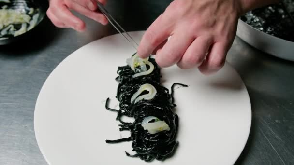 Chef Cuisinier Encre Noire Seiche Italien Spaghetti Nourriture Restaurant — Video