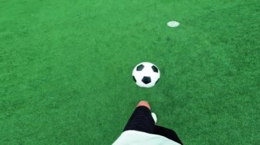 Bakış Atleti Serbest Futbol Oynuyor.