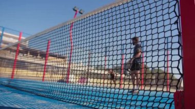 Spor Adamları Grubu Padel 'i iyilik için oynuyor..