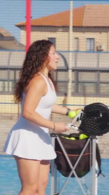 Spor Adamları Grubu Padel 'i iyilik için oynuyor..