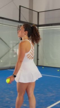 Spor Adamları Grubu Padel 'i iyilik için oynuyor..